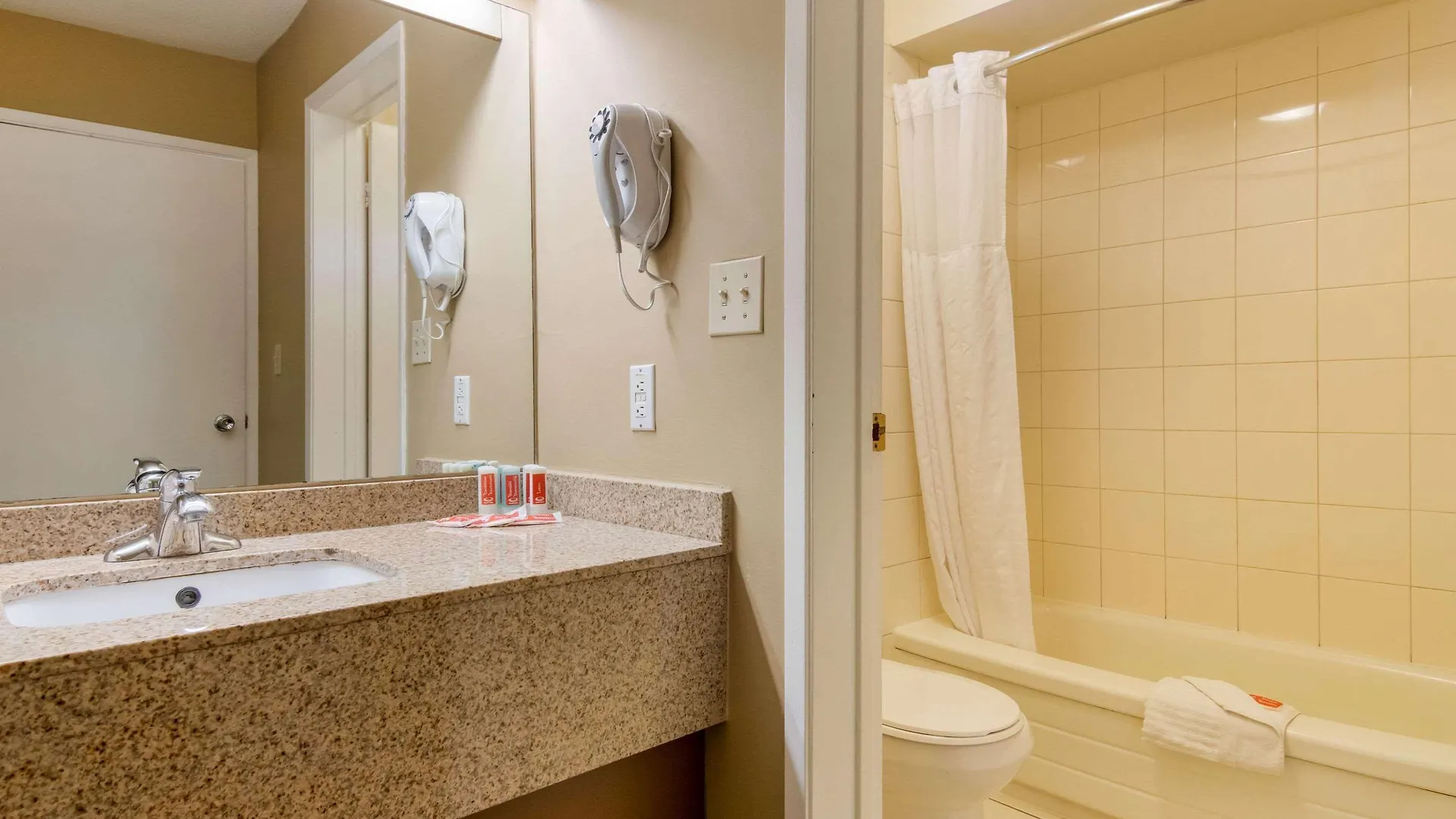 Hotel Econo Lodge Inn & Suites North Vancouver